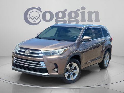 Used 2018 Toyota Highlander Limited FWD image 1