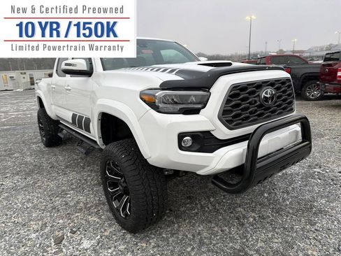 Used 2023 Toyota Tacoma TRD Sport w/ Technology Package image 3