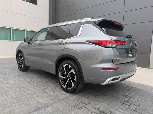 Used 2024 Mitsubishi Outlander SEL Black Edition image 6