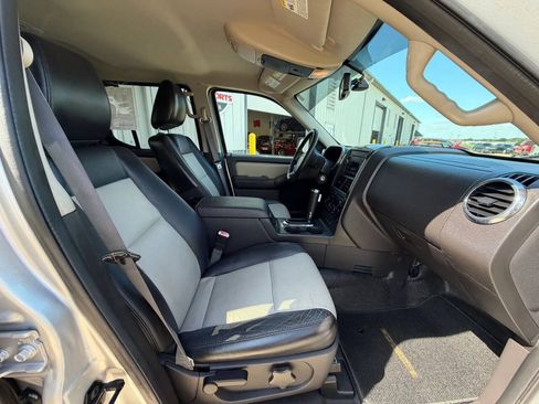 Used 2009 Ford Explorer Sport Trac Limited RWD image 14