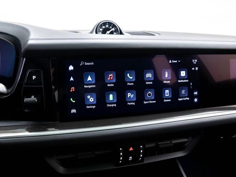 Certified 2025 Porsche Cayenne E-Hybrid Coupe AWD/4WD image 23