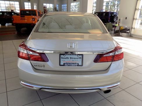 Used 2016 Honda Accord LX image 6