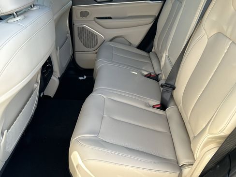 New 2026 Jeep Grand Cherokee Limited image 11