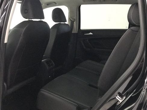 Used 2023 Volkswagen Tiguan SE w/ Panoramic Sunroof Package FWD image 11