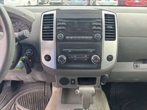 Used 2014 Nissan Frontier SV RWD image 19