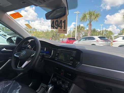Used 2024 Volkswagen Jetta SE w/ Panoramic Sunroof Package FWD image 18