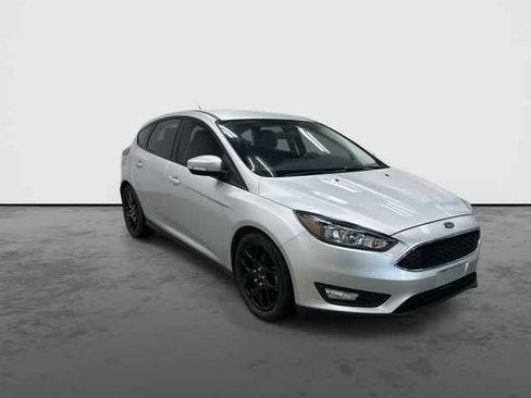 Used 2016 Ford Focus SE w/ Equipment Group 201A FWD image 6