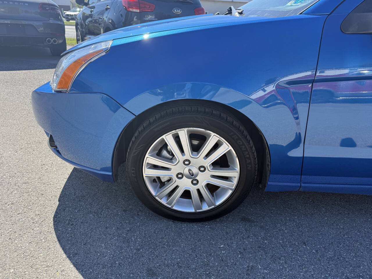 Used 2010 Ford Focus SEL FWD image 6