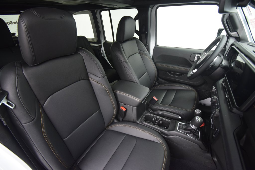 New 2026 Jeep Wrangler Unlimited Sahara AWD/4WD image 17
