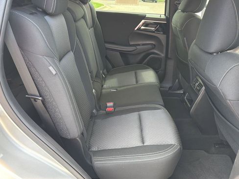 Used 2022 Mitsubishi Outlander ES FWD image 15