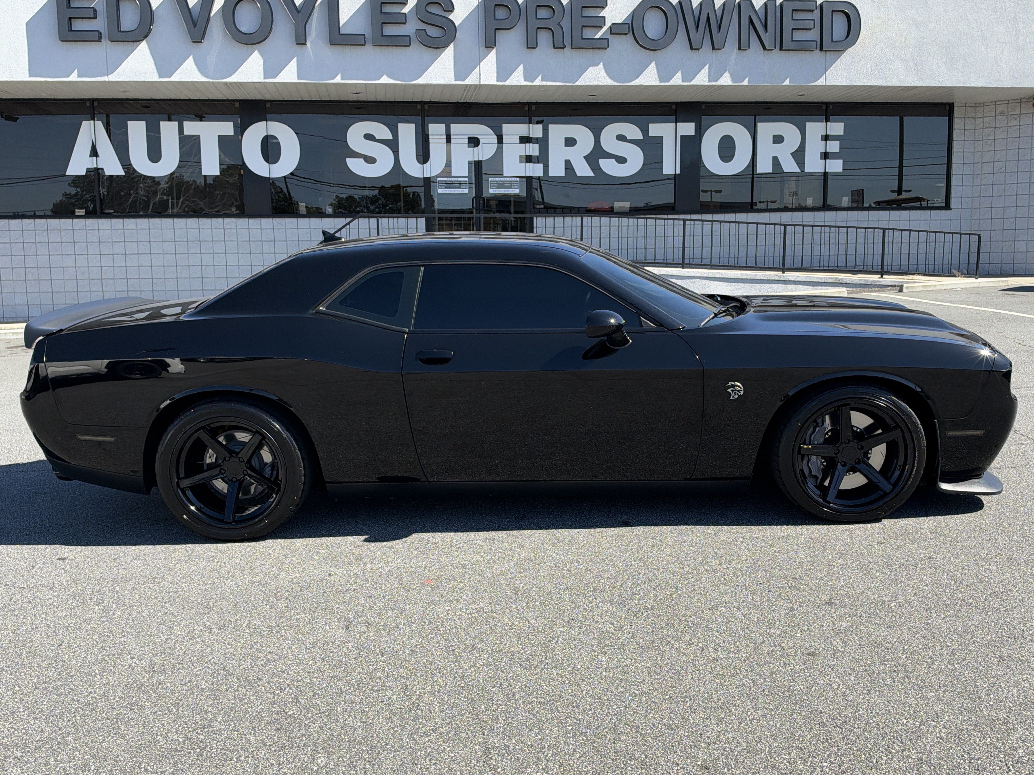 Used 2020 Dodge Challenger SRT Hellcat w/ Plus Package RWD image 9