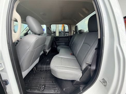 Used 2019 RAM 1500 Tradesman w/ Chrome Appearance Group RWD image 17