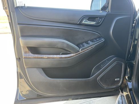 Used 2018 Chevrolet Suburban LT image 15