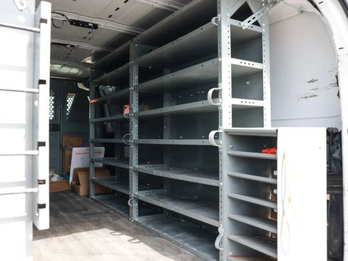 Used 2017 Chevrolet Express 2500 Extended RWD image 21