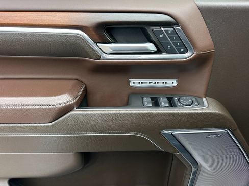 Used 2024 GMC Sierra 1500 Denali w/ Technology Package AWD/4WD image 10