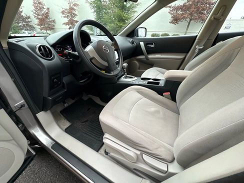 Used 2014 Nissan Rogue S image 11