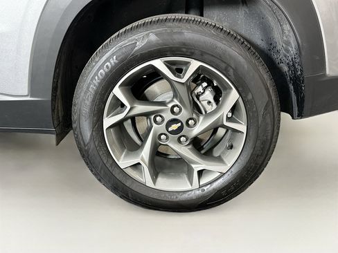 Used 2025 Chevrolet Trax LT image 11