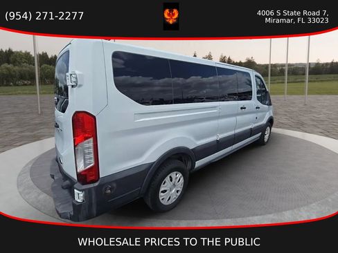 Used 2017 Ford Transit 350 XLT RWD image 3
