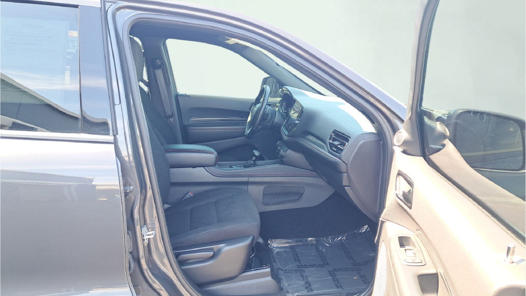 Used 2025 Dodge Durango GT w/ Blacktop Package AWD/4WD image 16