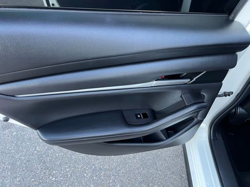 Used 2021 MAZDA MAZDA3 s image 19