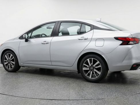 Used 2025 Nissan Versa SV image 6