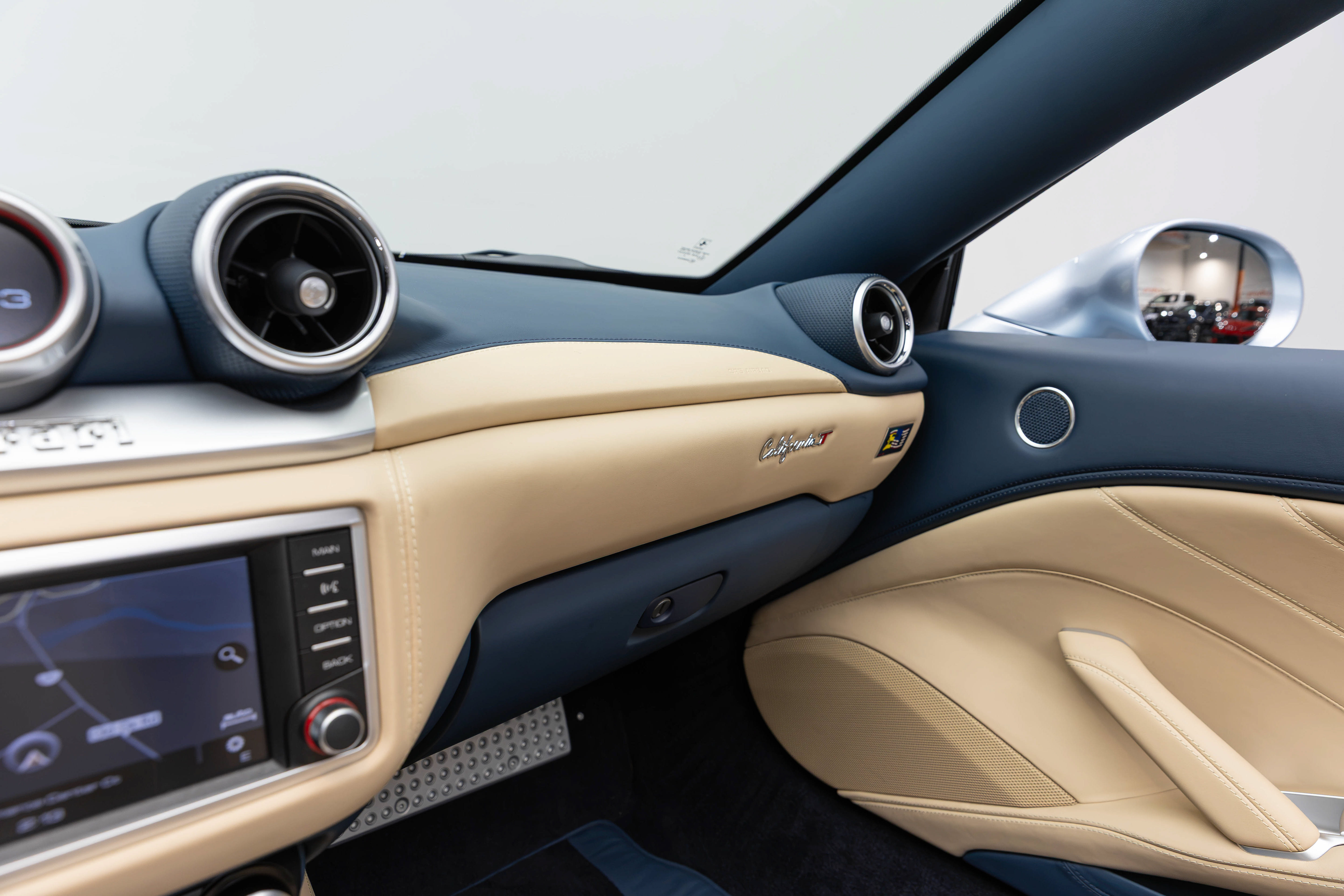Certified 2015 Ferrari California T RWD image 39