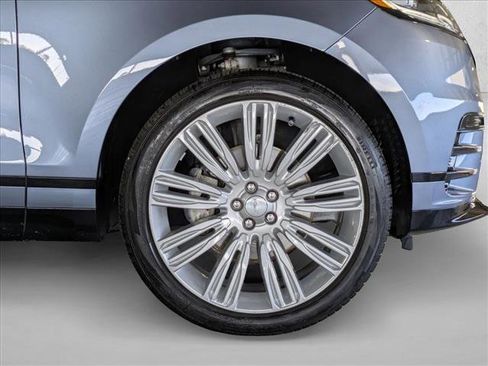 Used 2022 Land Rover Range Rover Velar R-Dynamic S image 24