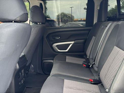 Used 2023 Nissan Titan SV w/ SV Convenience Package image 23