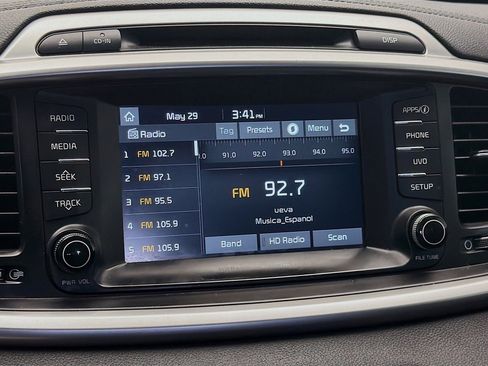 Used 2018 Kia Sorento FWD image 9