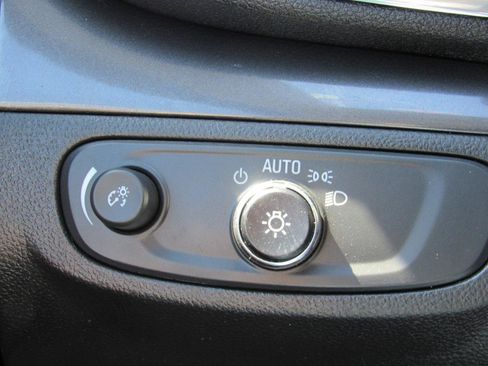 Used 2020 Buick Encore Preferred AWD/4WD image 18