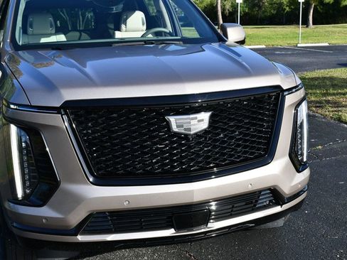 Used 2025 Cadillac Escalade Sport Platinum w/ LPO, ONYX Package image 43