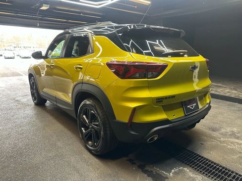 Used 2023 Chevrolet TrailBlazer RS w/ Sun and Liftgate Package image 5