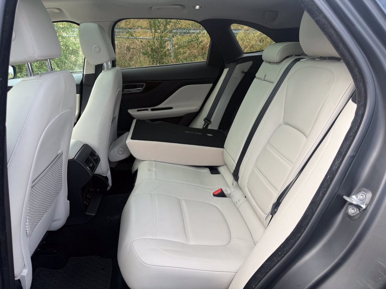 Used 2017 Jaguar F-PACE Prestige AWD/4WD image 7