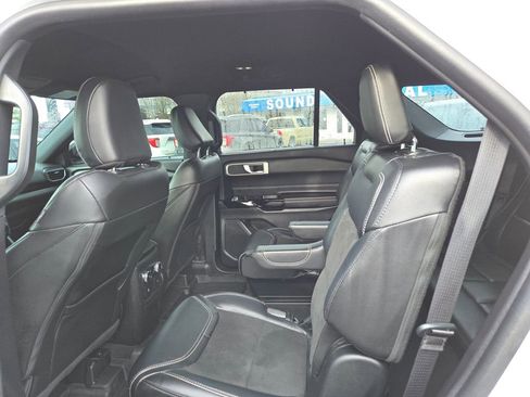 Used 2022 Ford Explorer ST w/ ST High-Performance Pack image 10