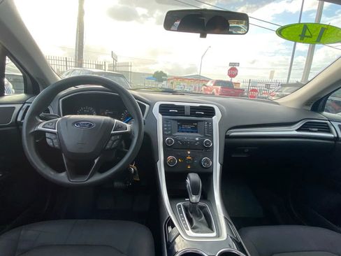 Used 2014 Ford Fusion SE image 12