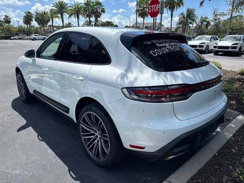 Certified 2026 Porsche Macan AWD/4WD image 2