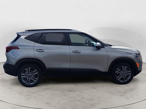 Used 2023 Kia Seltos S w/ Navigation Package AWD/4WD image 6