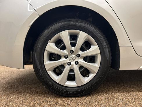 Used 2024 Toyota Corolla LE image 27