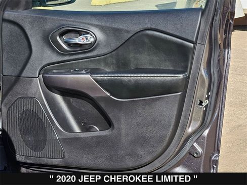 Used 2020 Jeep Cherokee Limited image 30