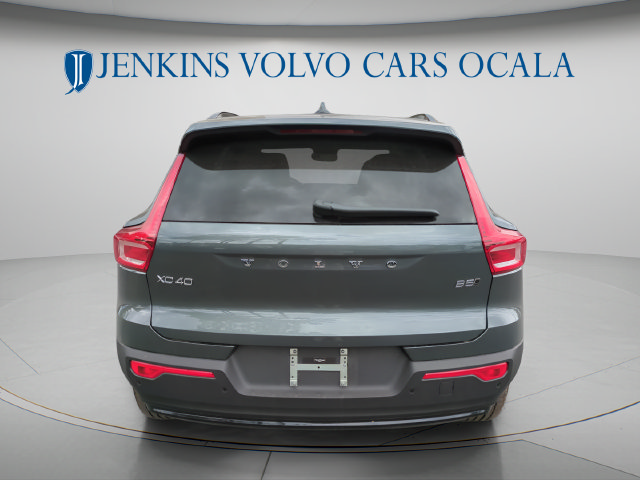 New 2026 Volvo XC40 B5 Plus w/ Protection Package Premier AWD/4WD image 4