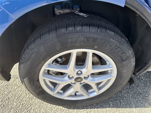 Used 2024 Ford Edge SEL image 17