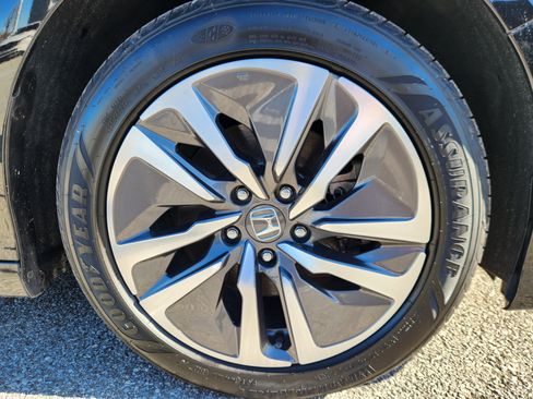 Used 2018 Honda Accord Touring image 21