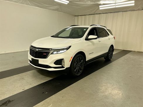 Used 2022 Chevrolet Equinox RS w/ RS Leather Package image 5