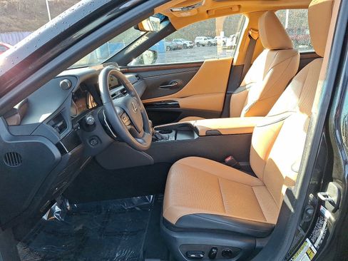 Used 2023 Lexus ES 250 w/ Premium Package image 13