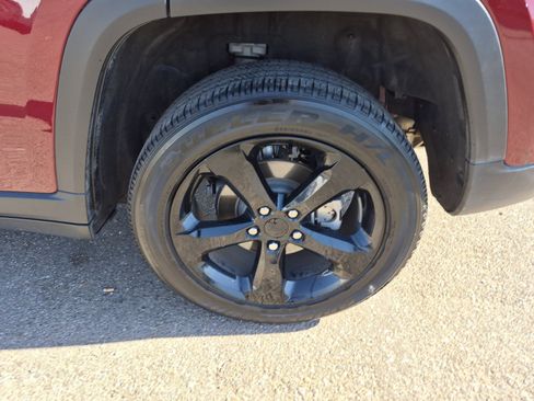 Used 2023 Jeep Grand Cherokee Altitude AWD/4WD image 23