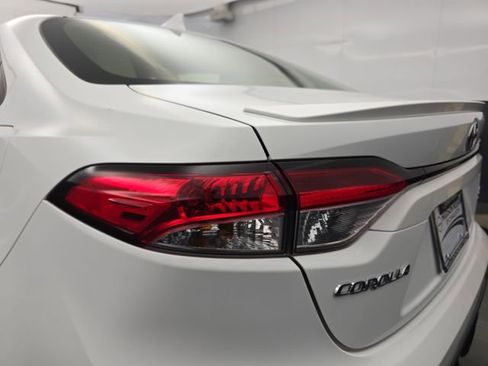 Used 2023 Toyota Corolla SE image 18