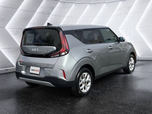 Used 2024 Kia Soul LX w/ Option Group 015 FWD image 4