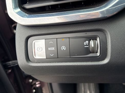 Used 2025 GMC Acadia Elevation image 19