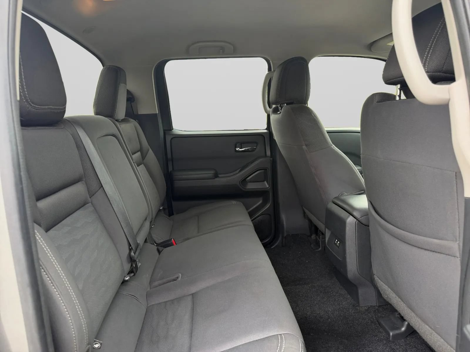 Used 2023 Nissan Frontier SV w/ Technology Package RWD image 30