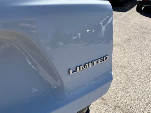 Used 2020 Jeep Cherokee Limited FWD image 32